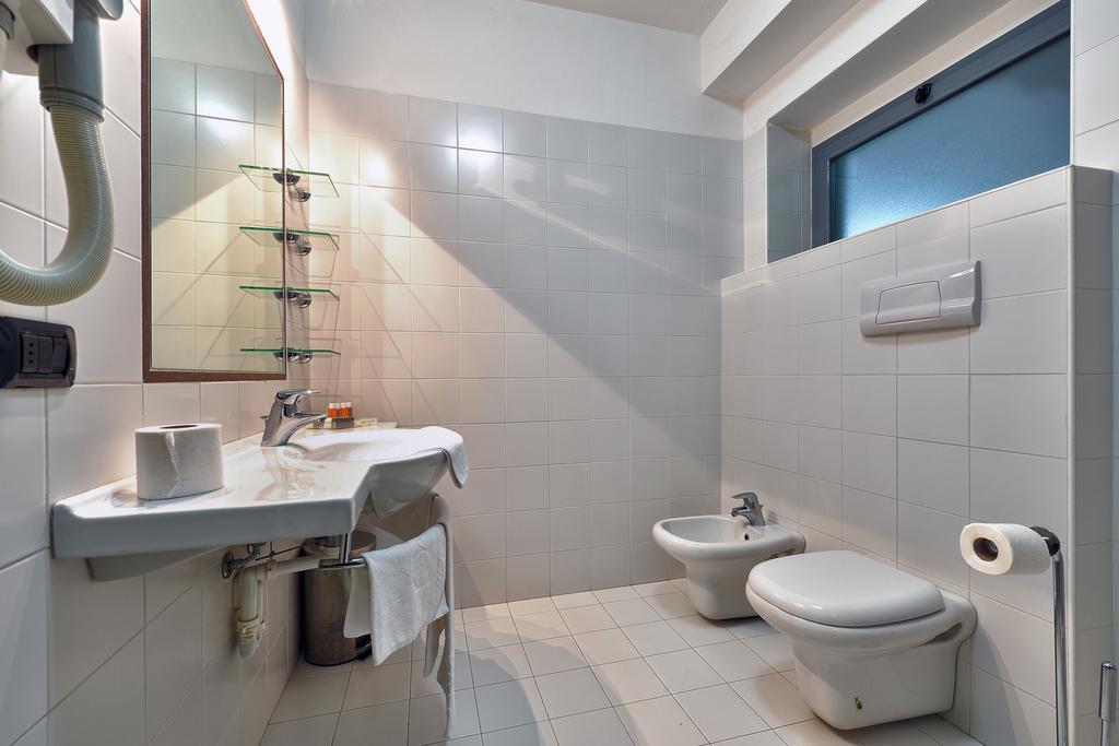 Residence La Sfera Pavia Bagian luar foto