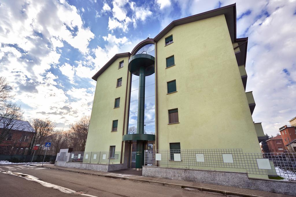 Residence La Sfera Pavia Bagian luar foto